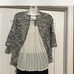 Women's Black and White  3/4 knit top size L